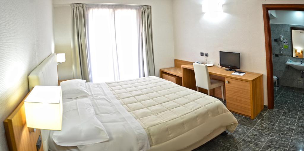 Vea Resort Hotel Mercato San Severino Szoba fotó