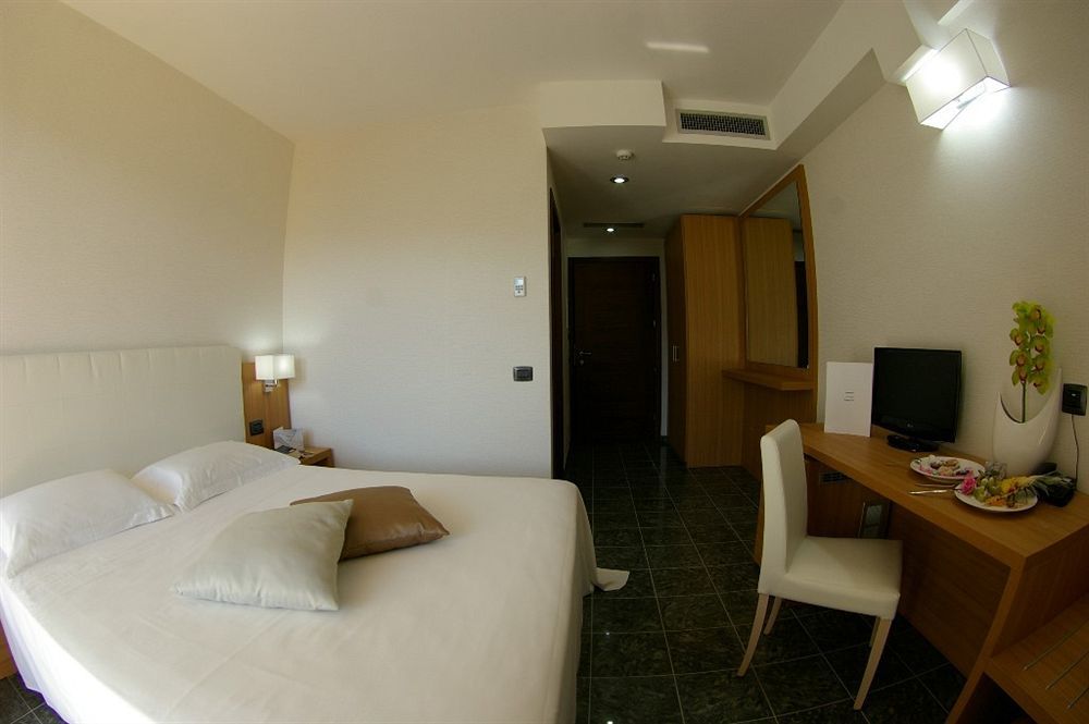 Vea Resort Hotel Mercato San Severino Kültér fotó